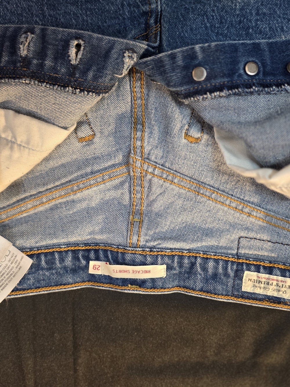 Vintage Levi’s 550 Cut-Off Denim Shorts — Classic High Rise - Picture 5 of 5